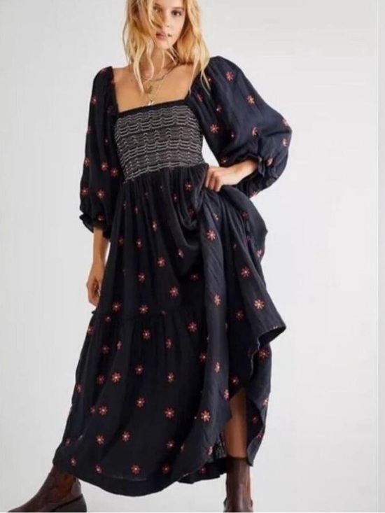 Free People Dresses & Skirts - Free People Floral Puff-Sleeve Smocked Waist Maxi Dress Size L